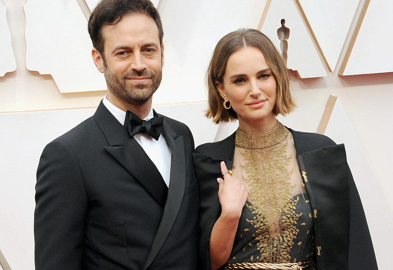 Натали Портман простила мужа после его измены с 25-летней девушкой