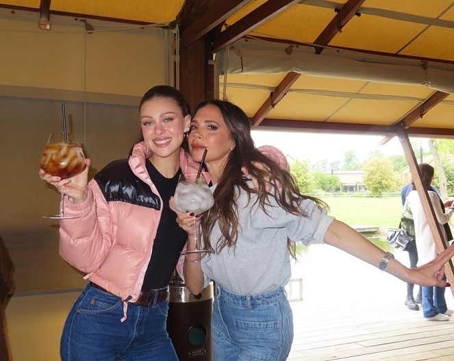 Никола Пельтц и Виктория Бекхэм