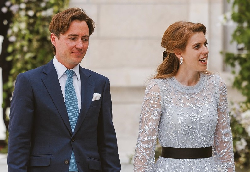 Принцесса Беатрис спровоцировала слухи о разводе с мужем. Что случилось?