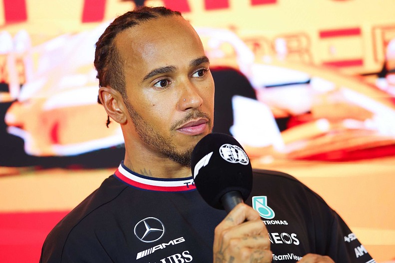 Льюис Хэмилтон