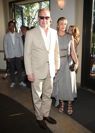 Кевин Костнер и Кристина Баумгартнер