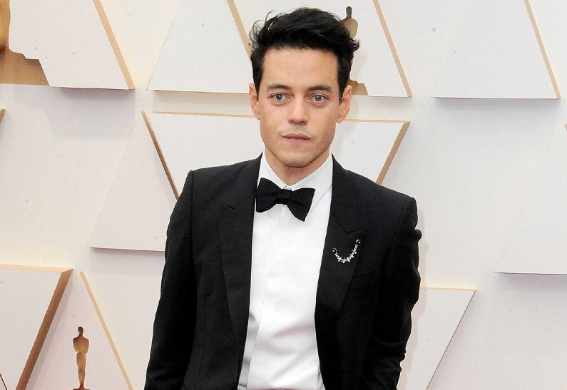 Рами Малека заподозрили в романе с Эммой Коррин