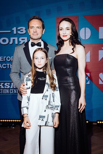 Виктор Васильев и Анна Снаткина с дочерью Вероникой