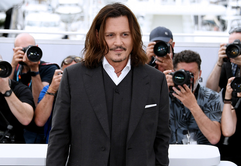 Джонни Депп взял кредит в 10 миллионов долларов, чтобы спасти два своих дома