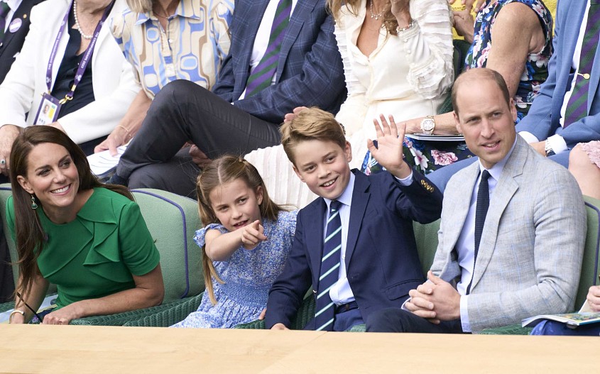 Кейт Миддлтон и принц Уильям с детьми Шарлоттой и Джорджем