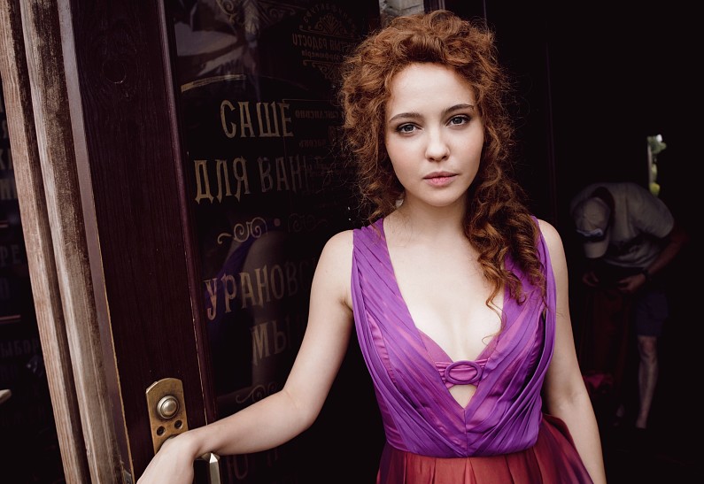 Юлия Хлынина и Евгений Ткачук на съемках фильма «Кулачный». Первые фото и необычные образы!