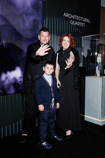 Ян Яновский с семьей