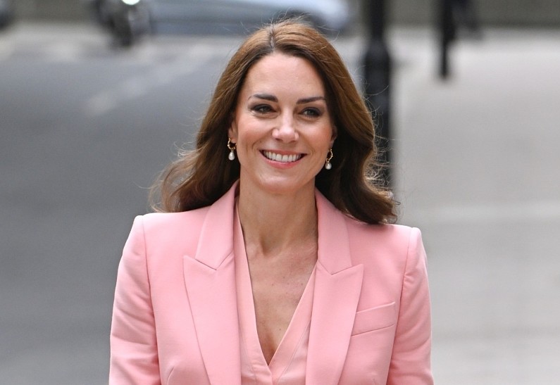 Первый официальный портрет Кейт Миддлтон убрали из Национальной галереи. И вот почему!