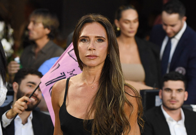 Виктория Бекхэм спела в караоке хит Spice Girls на фоне слухов о воссоединении группы