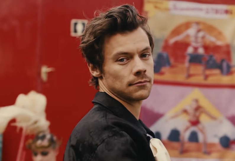 «Большая поклонница его музыки»: Гарри Стайлс подогрел слухи о романе с Тейлор Рассел