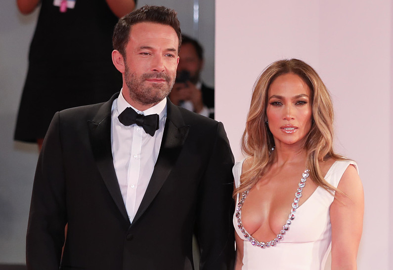 Расстались? Дженнифер Лопес отметила день рождения без Бена Аффлека