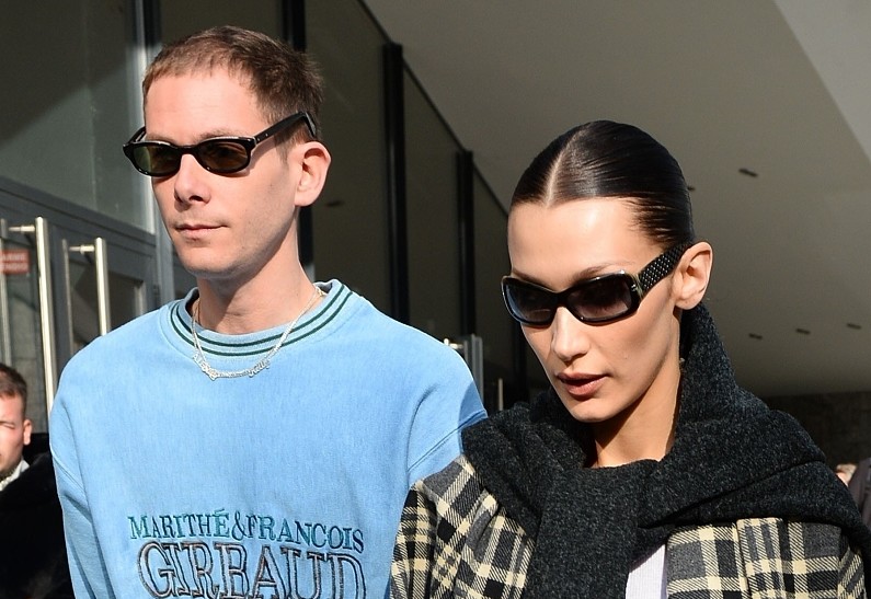 Белла Хадид рассказала, как переживает расставание с Марком Калманом