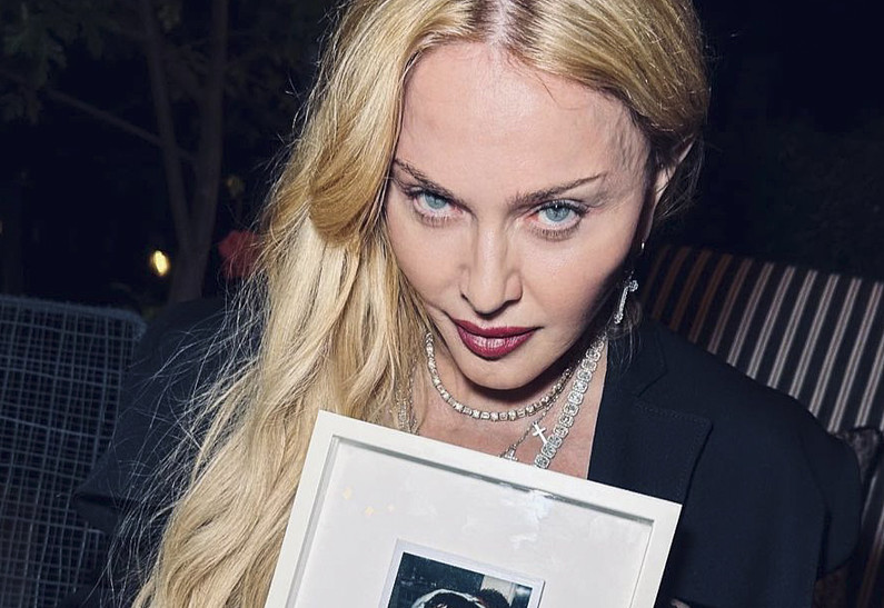 Мадонна поблагодарила детей за поддержку через месяц после госпитализации