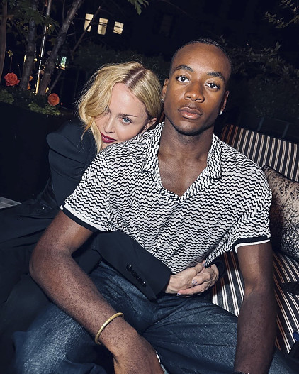 Мадонна с сыном