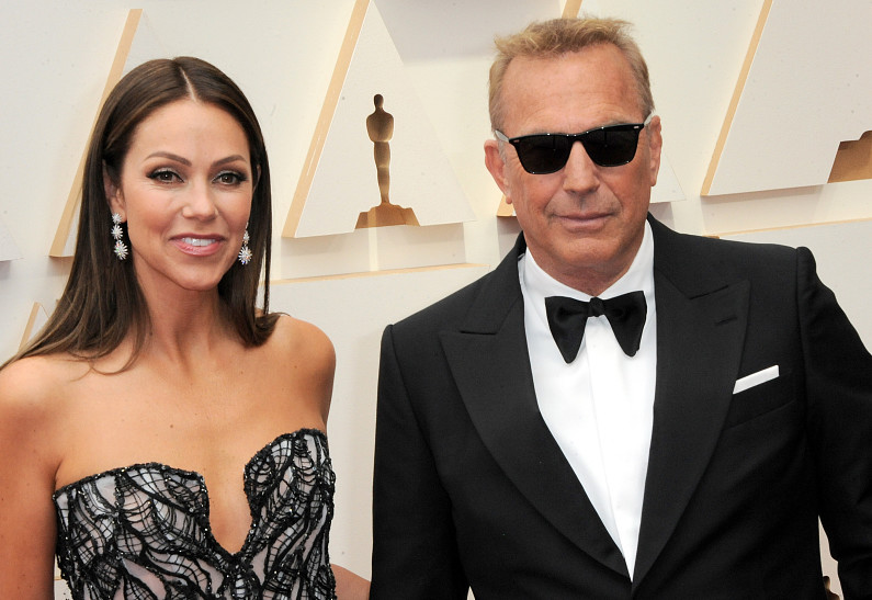 Кевин Костнер попросил бывшую жену съехать из его дома до 13 июля