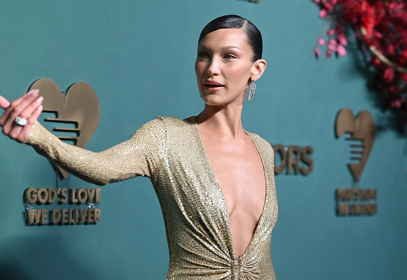 Белла Хадид возвращается к работе после лечения от болезни Лайма