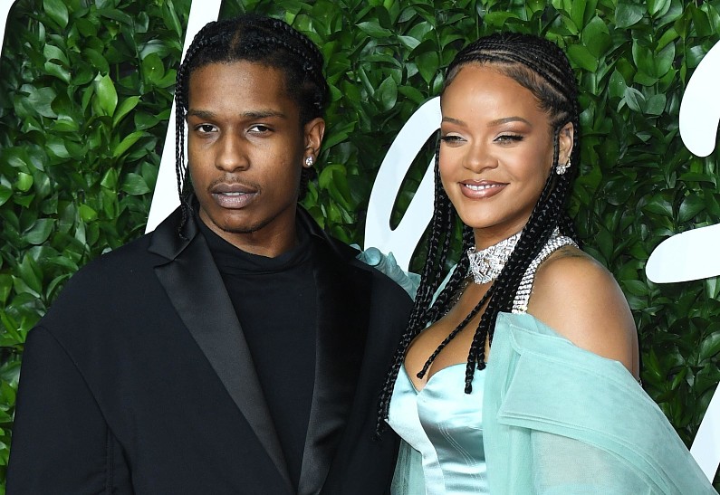 Рианна во второй раз стала мамой