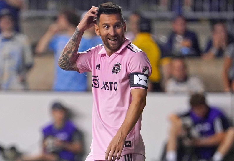 Семейный ужин Бекхэмов и Месси закончился дракой. Подробности!