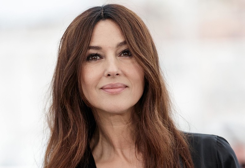 Моника Беллуччи дала редкий комментарий о романе с Тимом Бертоном