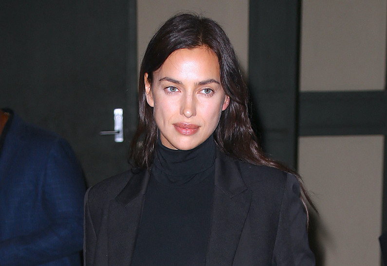 «Отвлекает его»: Ирина Шейк помогла Тому Брэди справиться с сильной тревогой