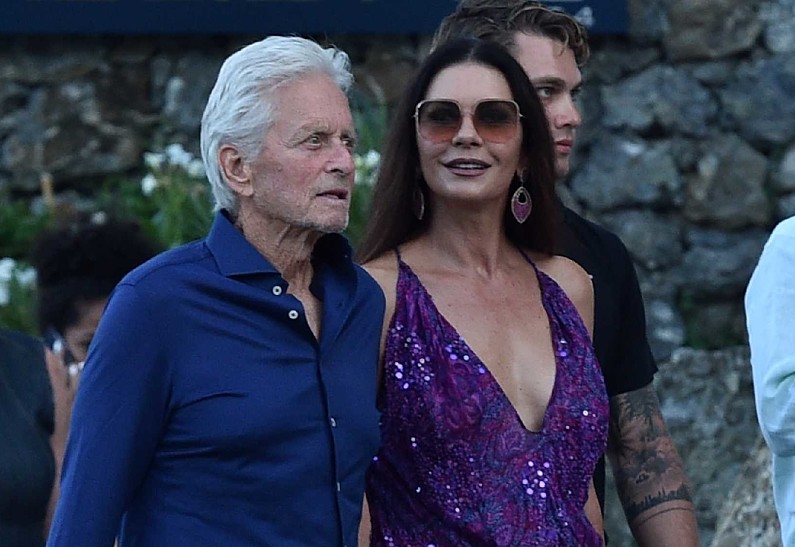 Кэтрин Зета-Джонс и Майкл Дуглас устроили себе романтический отпуск в Италии. Фото!