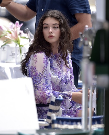 Дева Кассель