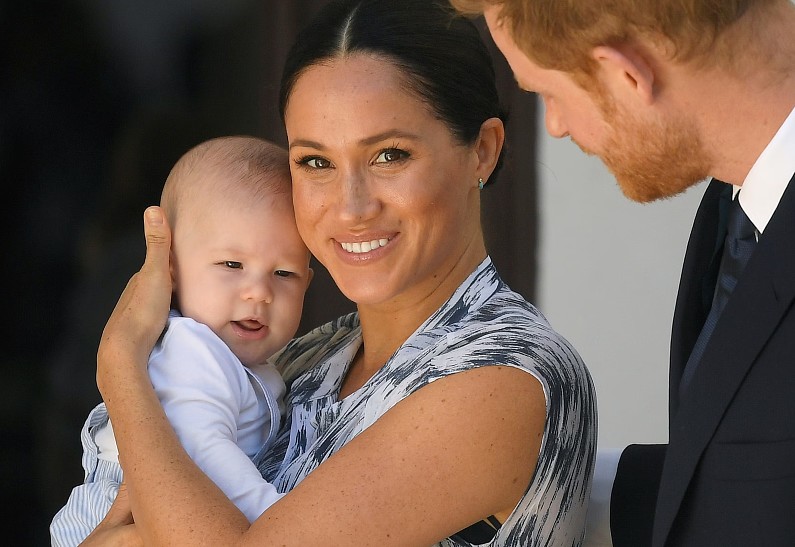 Букингемский дворец отобрал у Меган Маркл сына Арчи