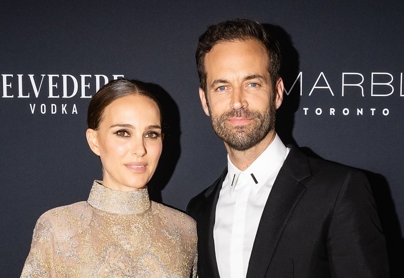 «Чувствует себя слабой»: Натали Портман намерена спасти брак после измены мужа