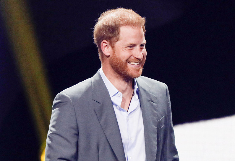 Принц Гарри публично подшутил над Меган Маркл в Германии