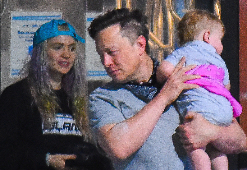 Бывшие возлюбленные Илона Маска помирились после скандала из-за воспитания его детей