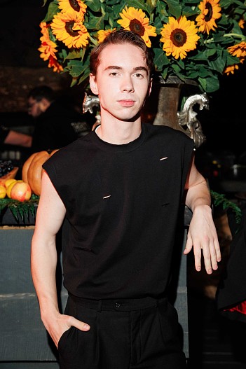 Денис Власенко