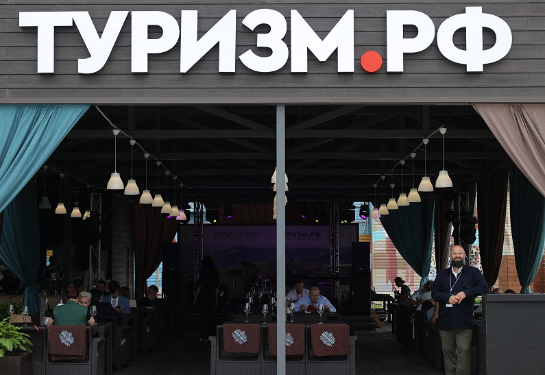 «Абрау-Дюрсо» и ZUMA открыли совместный поп-ап ресторан на ВЭФ-2023