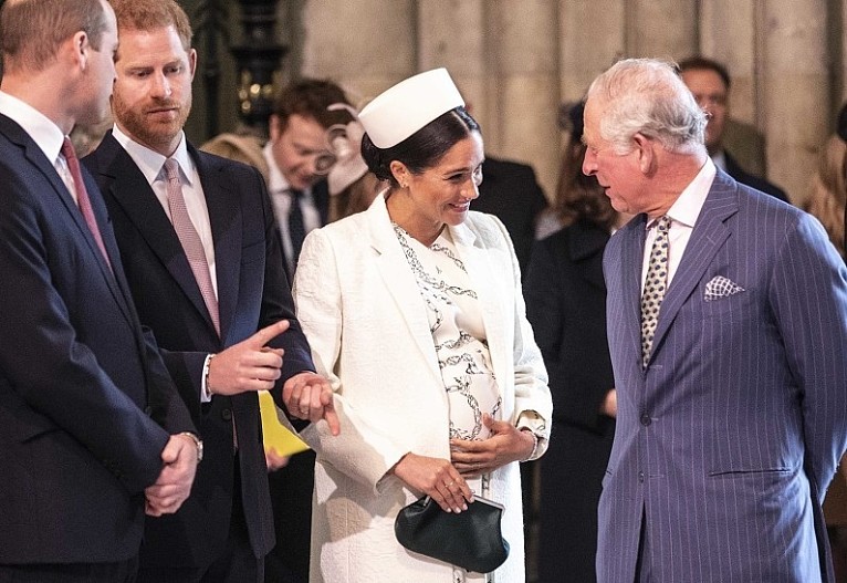 Принц Уильям, принц Гарри, Меган Маркл и Карл III