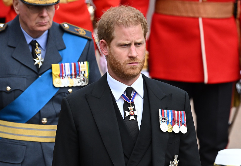 «Упущенная возможность»: принц Гарри отказался проводить годовщину смерти Елизаветы II вместе со своим отцом
