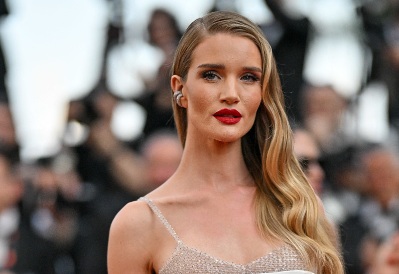 Роузи Ханингтон-Уайтли показала редкое фото подросшей дочери