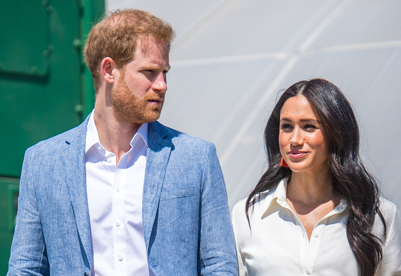 «Выглядит совершенно несчастным»: принц Гарри стал мемом после концерта Бейонсе