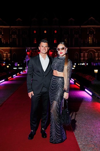 Кирилл Туриченко с супругой