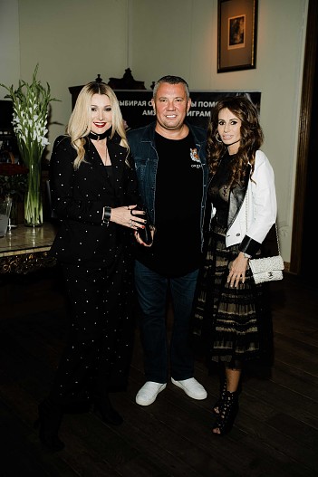 Анжелика Агурбаш, Владимир Пыстин, Ида Достман