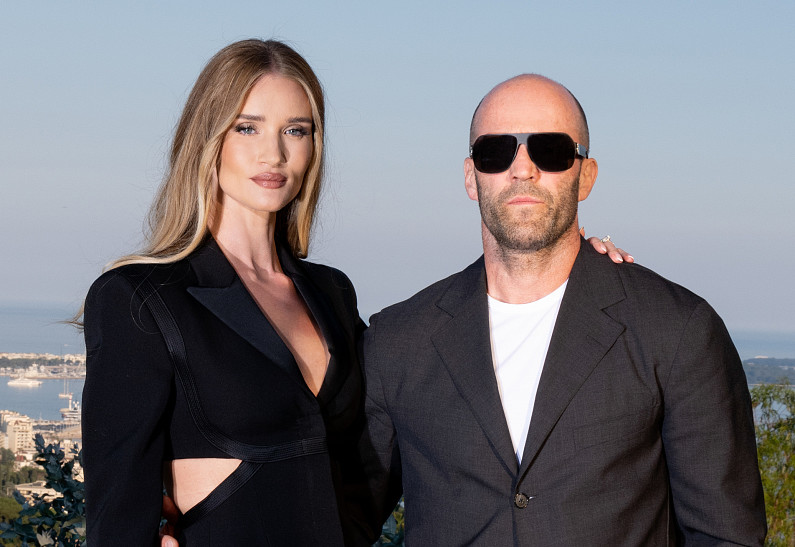 Роузи Ханингтон-Уайтли показала редкие фото детей от Джейсона Стэйтема