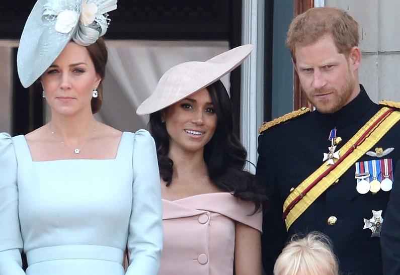 Не хочет делать реверанс перед Кейт Миддлтон: принц Гарри и Меган Маркл не вернутся в Великобританию
