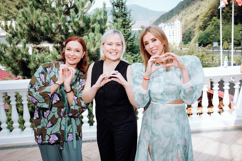 Евгения Попова, Марья Дей, Светлана Бондарчук