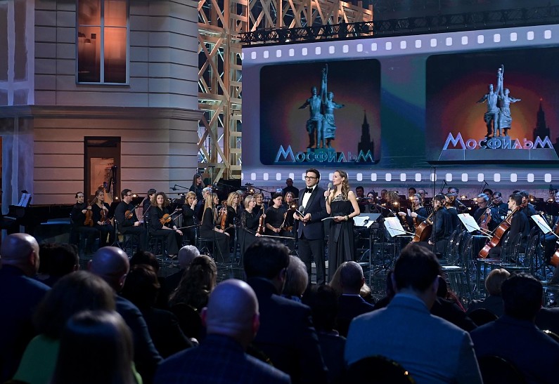 Сергей Безруков, Дима Билан, Пелагея, Никита Кологривый и другие артисты поздравили «Мосфильм» со 100-летием