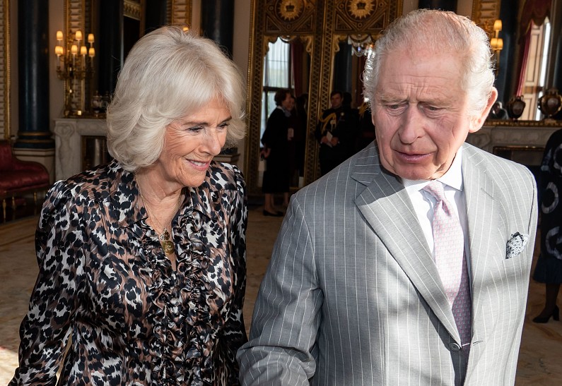 Жена была рядом: король Карл III успешно перенес операцию из-за увеличения простаты