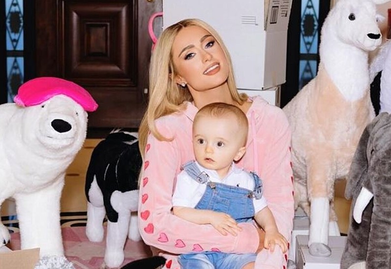 Пэрис Хилтон устроила для сына тематическую вечеринку в стиле «Русалочки»