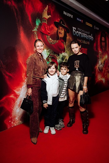 Инна Комбарова