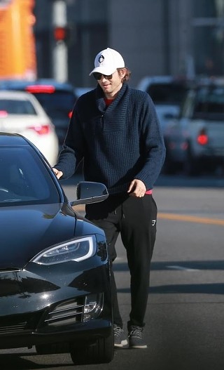 Эштон Кутчер