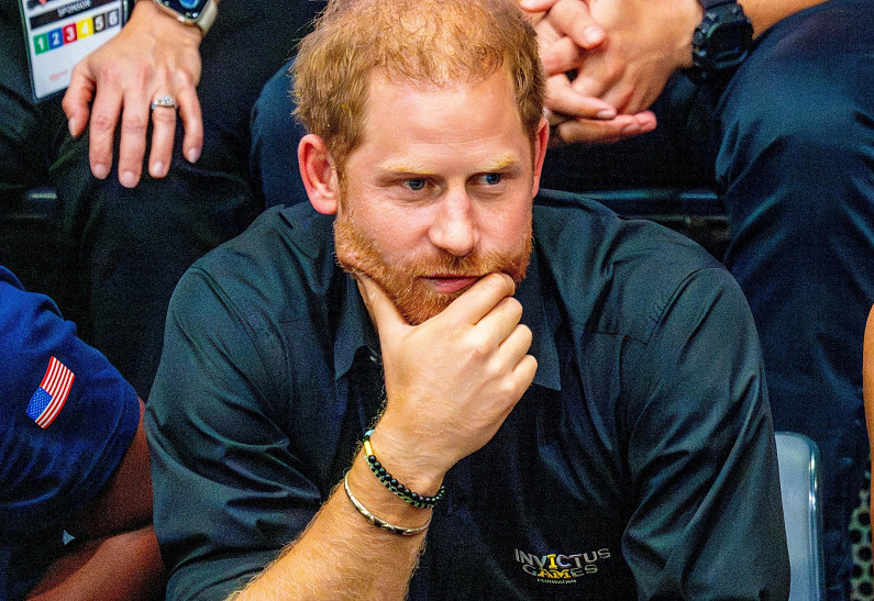 Карл III запретил любые упоминания о предстоящем выпуске мемуаров принца Гарри