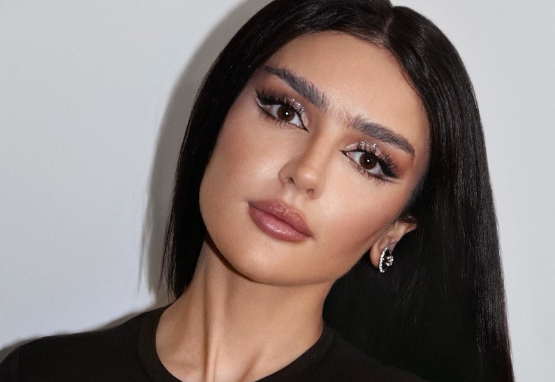 Блогер Дина Саева начинает музыкальную карьеру