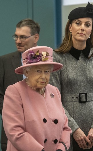 Елизавета II и Кейт Миддлтон