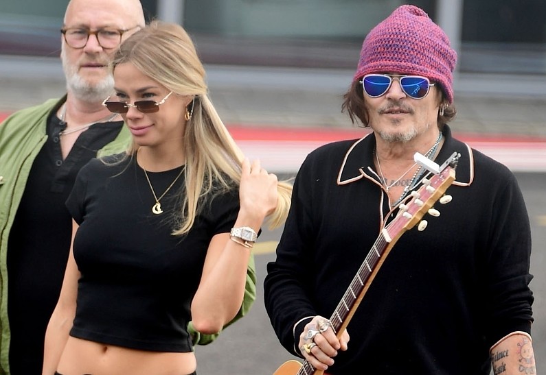 Русская возлюбленная Джонни Деппа объявила о помолвке. Подробности!